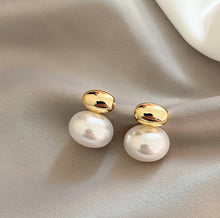 Load image into Gallery viewer, Bean Spliced Pearl Earrings

