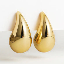 Load image into Gallery viewer, Tear drop Earrings
