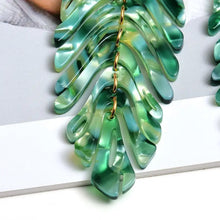 Load image into Gallery viewer, Luxury Leaf Earring
