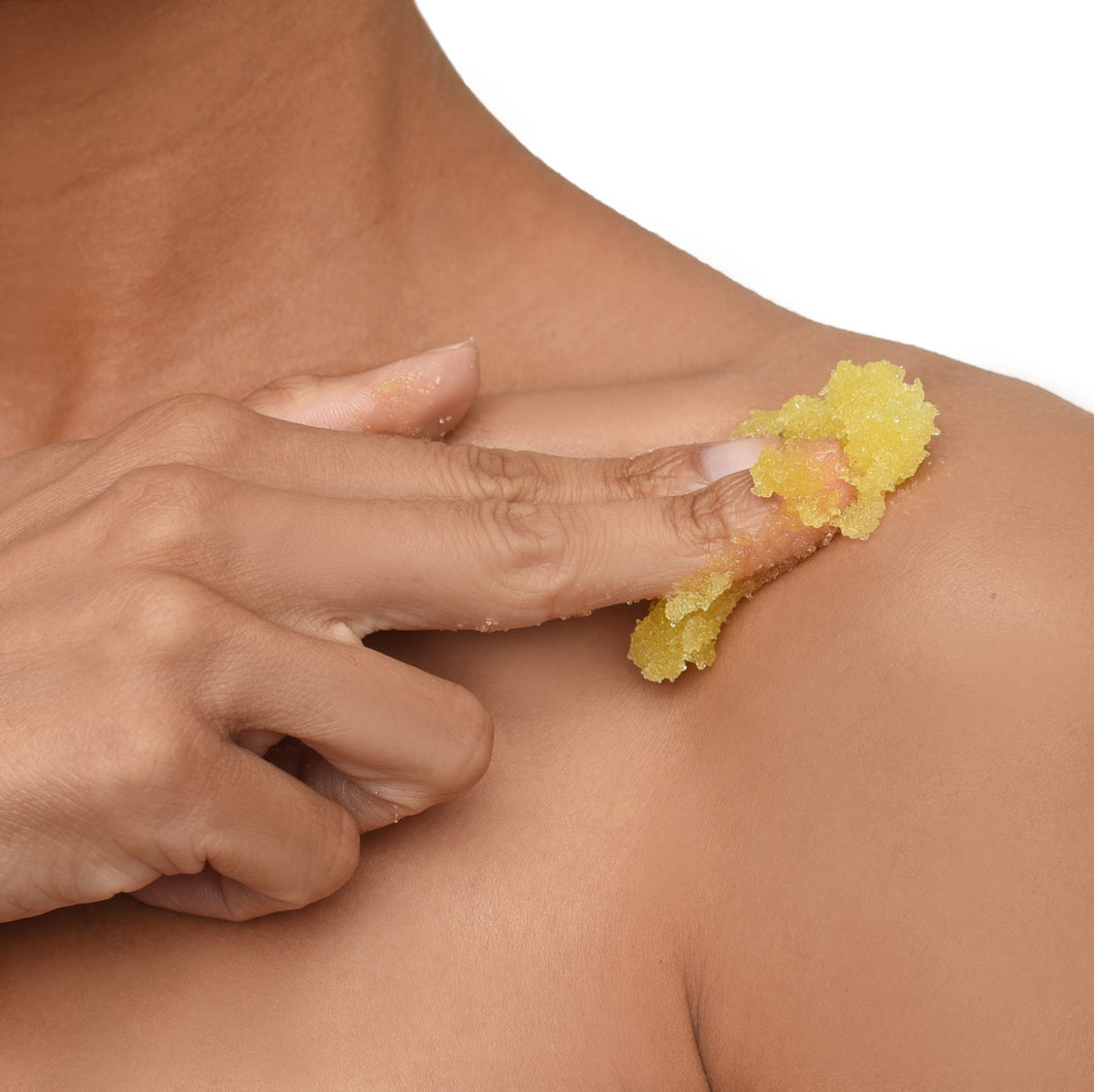 INTENSE LIGHTENING LEMON BODY SCRUB