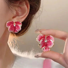 Load image into Gallery viewer, Petal Flower Earrings
