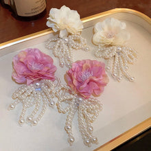 Load image into Gallery viewer, Flowers &amp; Pearls Earrings
