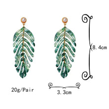 Load image into Gallery viewer, Luxury Leaf Earring
